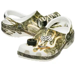 Crocs NASCAR Classic Clogs Realtree Camo Jibbitz Men 8/Women 10 Shoes New CROCS | Shoes | Crocs Nascar Classic Clogs Realtree Camo  main image 4